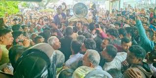 মিছিল স্লোগানে উত্তাল রংপুর, ভোট পুনর্গণনার দাবিতে ডিসি অফিস ঘেরাও - প্রভাতী নিউজ  - সারাদেশ