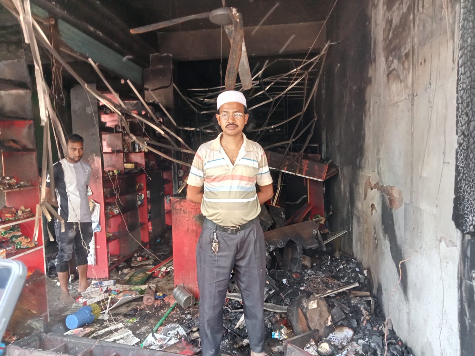 চৌগাছায় ফারুক কপি হাউজে ভয়াবহ অগ্নিকাণ্ড, কয়েক লক্ষ টাকার ক্ষয়ক্ষতি