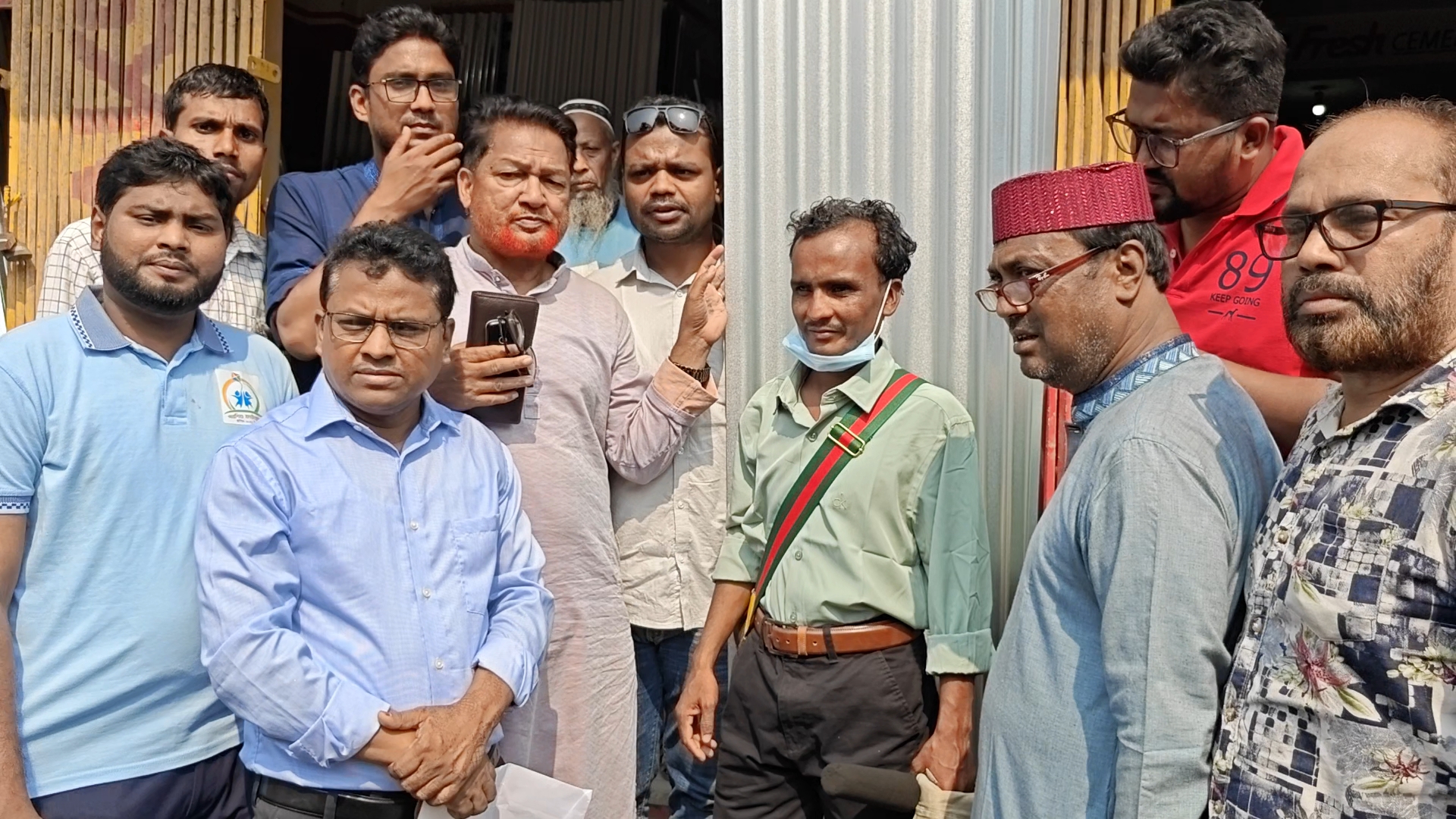 কুড়িগ্রামের নাগেশ্বরীতে অসহায় তাজুলের পাশে ‘পথশিশু ফাউন্ডেশন’ - প্রভাতী নিউজ  - সারাদেশ