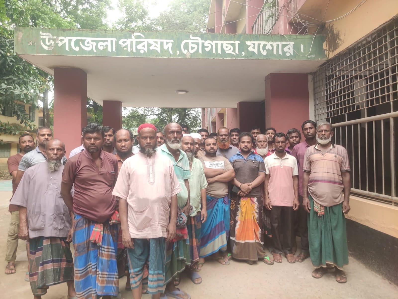 চৌগাছা বাজারে খাজনা নিয়ে ক্ষোভ: ইউএনও’র কাছে স্মারকলিপি দিলেন খুচরা সবজি বিক্রেতারা - প্রভাতী নিউজ  - অপরাধ