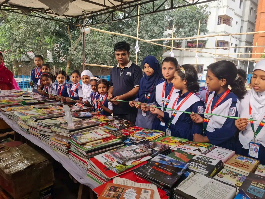 সুলতান উদ্দিন মেমোরিয়াল একাডেমিতে তিন দিনব্যাপী বইমেলার উদ্বোধন - প্রভাতী নিউজ 