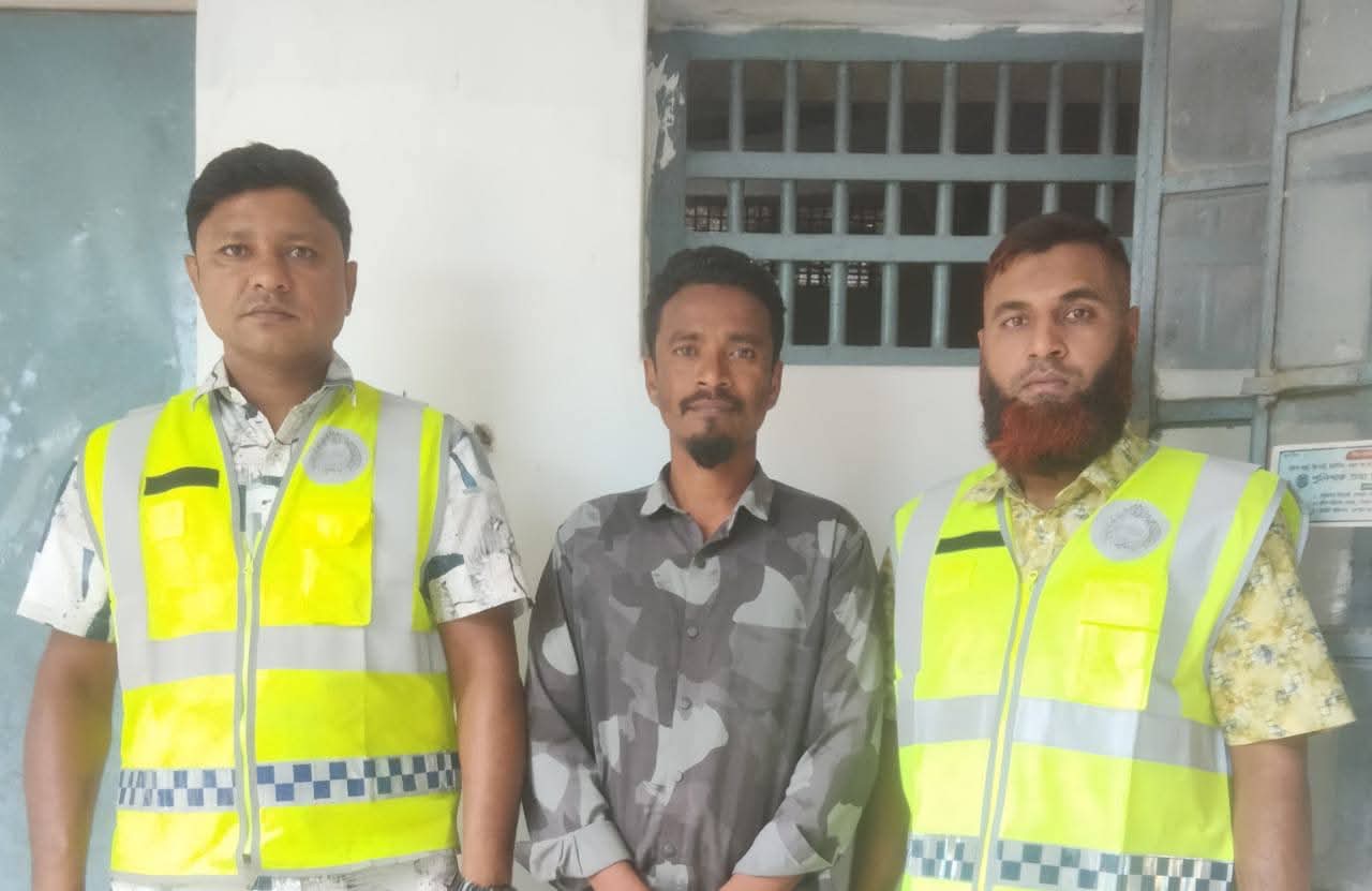 বিশেষ অভিযানে ১২০পিস ইয়াবাসহ দুই মাদক ব্যবসায়ী গ্রেফতার - প্রভাতী নিউজ  - অপরাধ